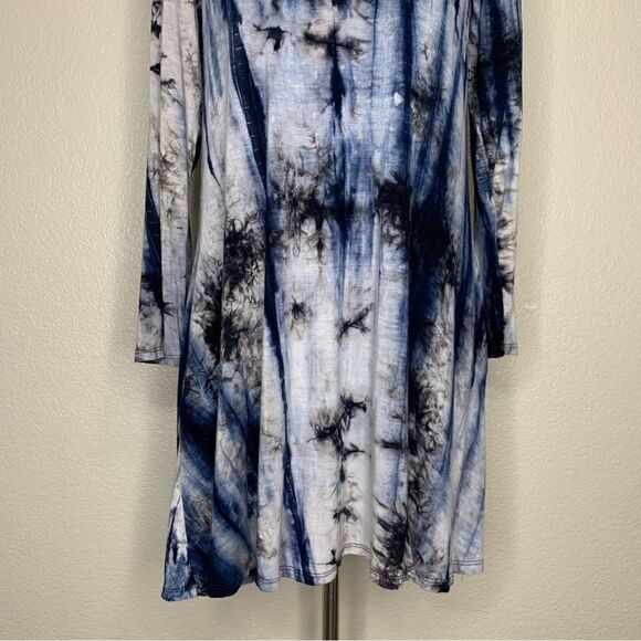 Entro Tie Dye Stretch Knit Key Hole Back Long Sleeves Dress - Picture 3 of 12